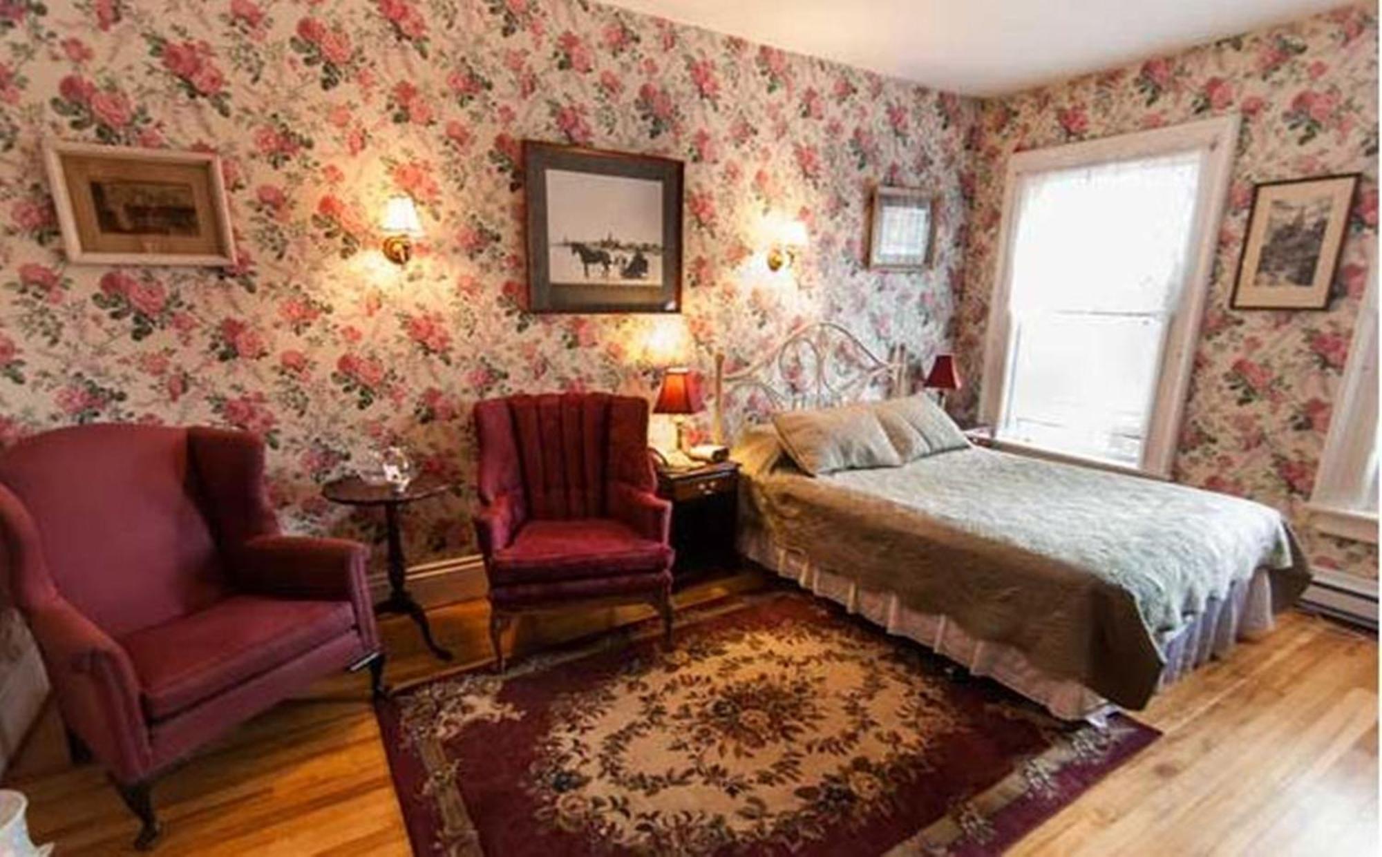 Carriage House Inn Fredericton Exterior foto