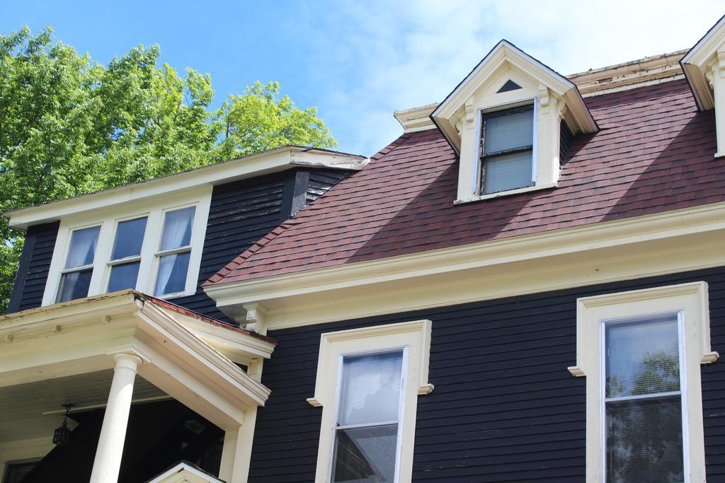 Carriage House Inn Fredericton Exterior foto