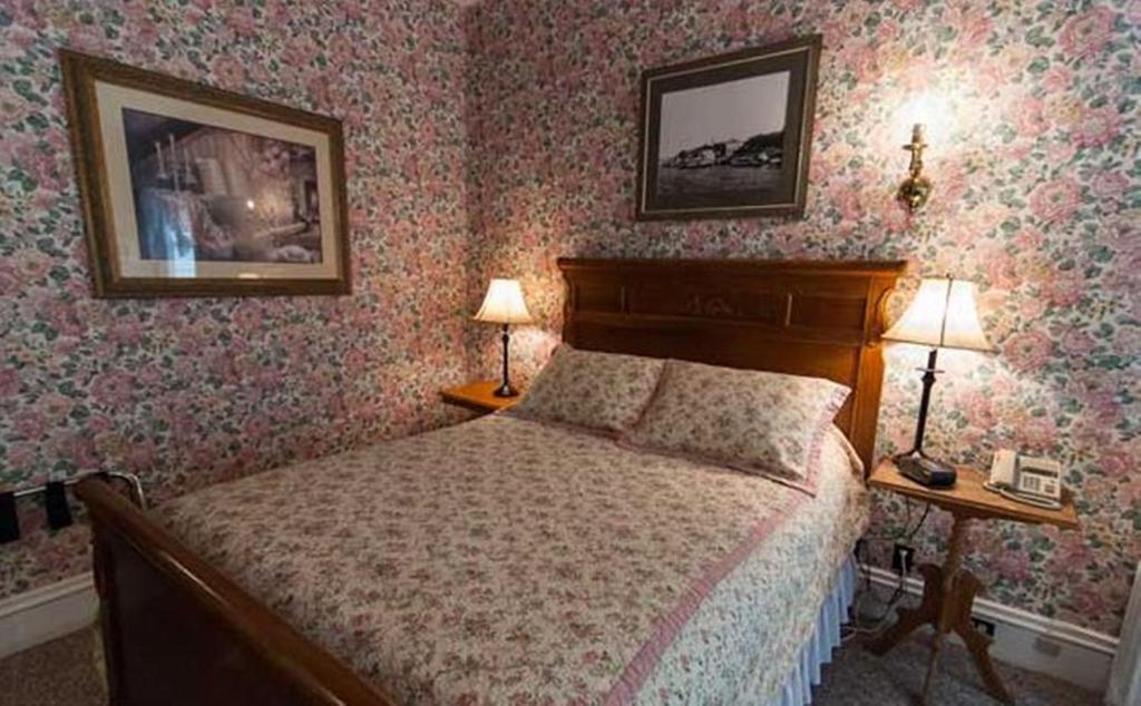 Carriage House Inn Fredericton Zimmer foto